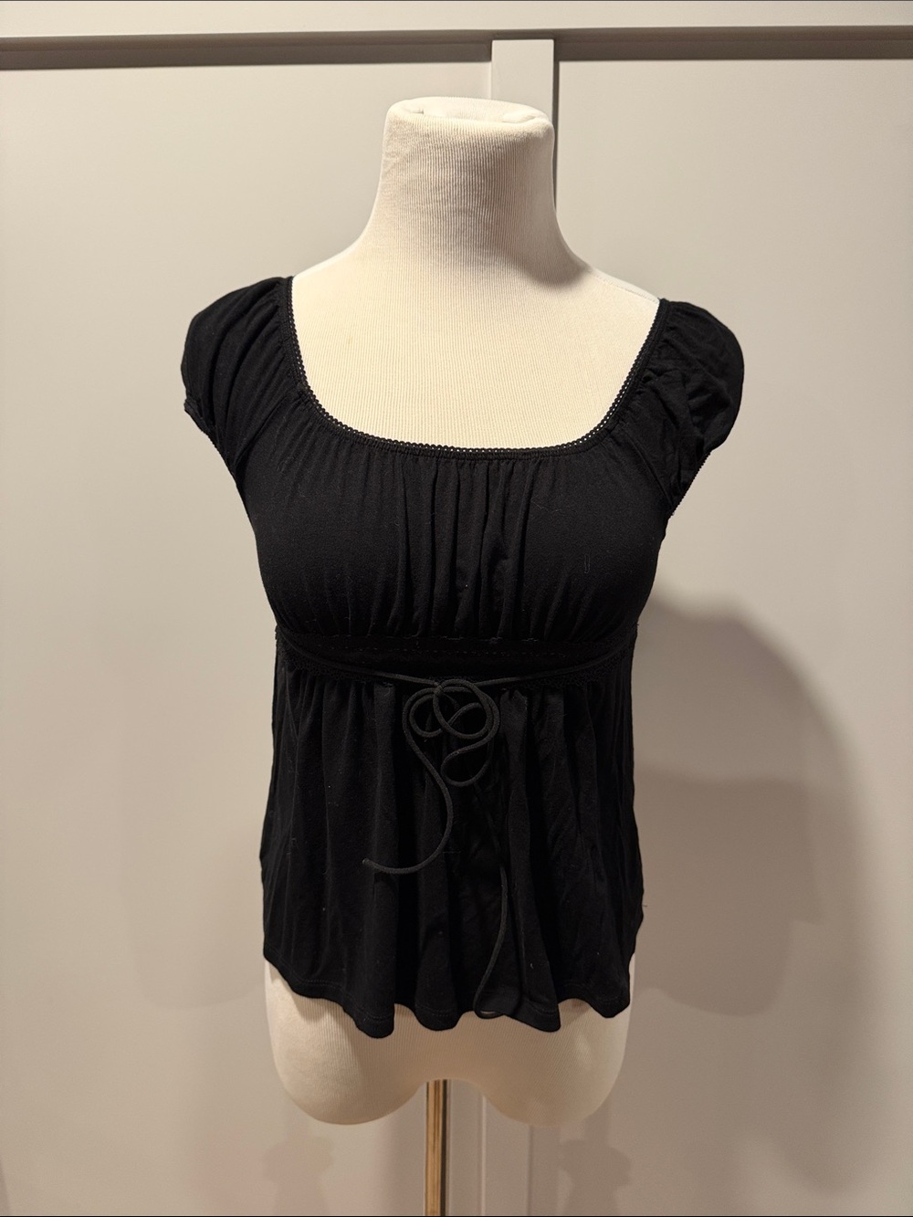 Brandy Melville cap sleeve shirt
